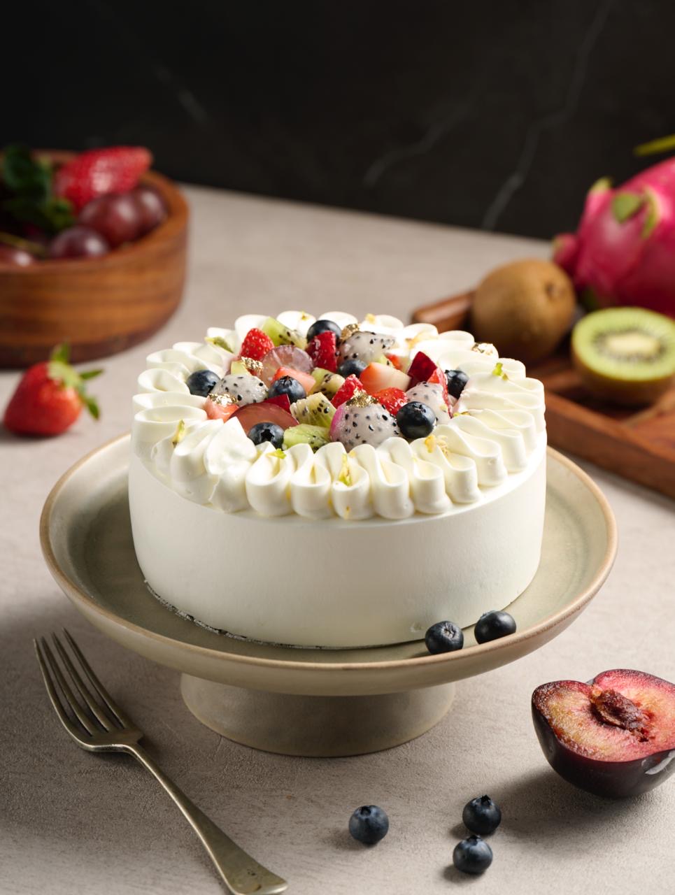Eggless Fresh Fruit Gateau Cake (500 gms)